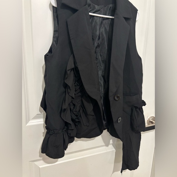 Ruffle Blazer Vest | Womens size 8 | No tag but so stylish! - Picture 2 of 7